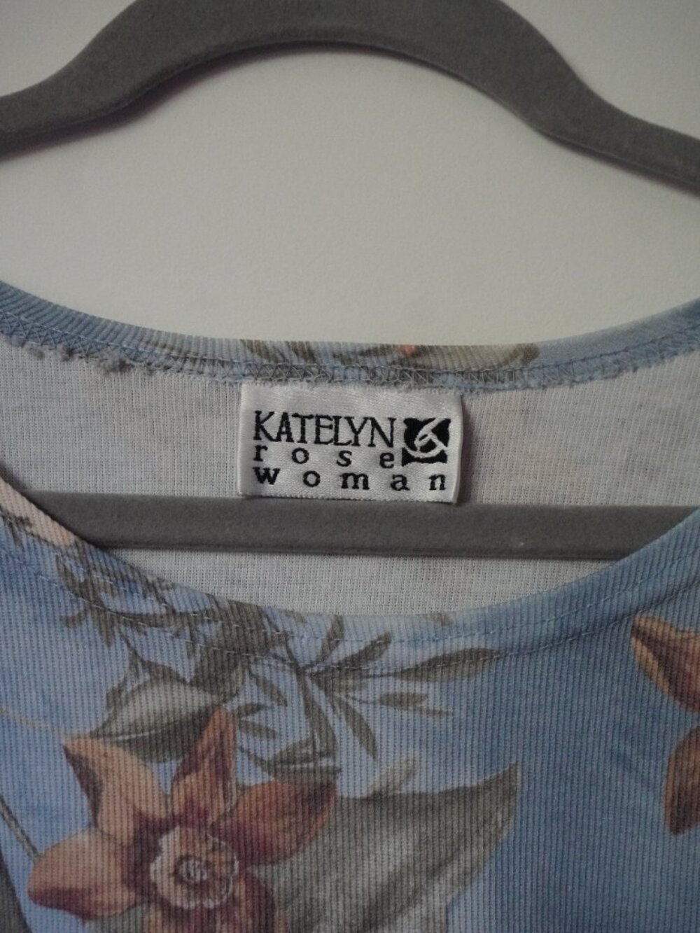 Katelyn Rose Women Floral Design Blue Top 3X - Picture 3 of 4